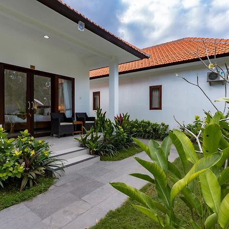 Nusa Indah Onai Hotel นูซาเลมโบงัน ภายนอก รูปภาพ