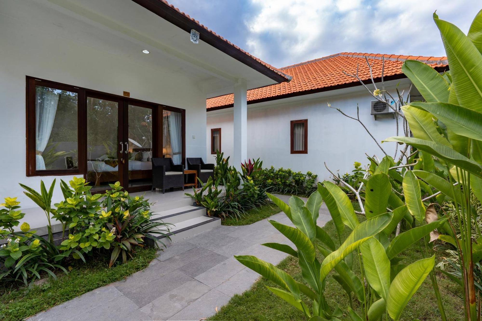 Nusa Indah Onai Hotel นูซาเลมโบงัน ภายนอก รูปภาพ